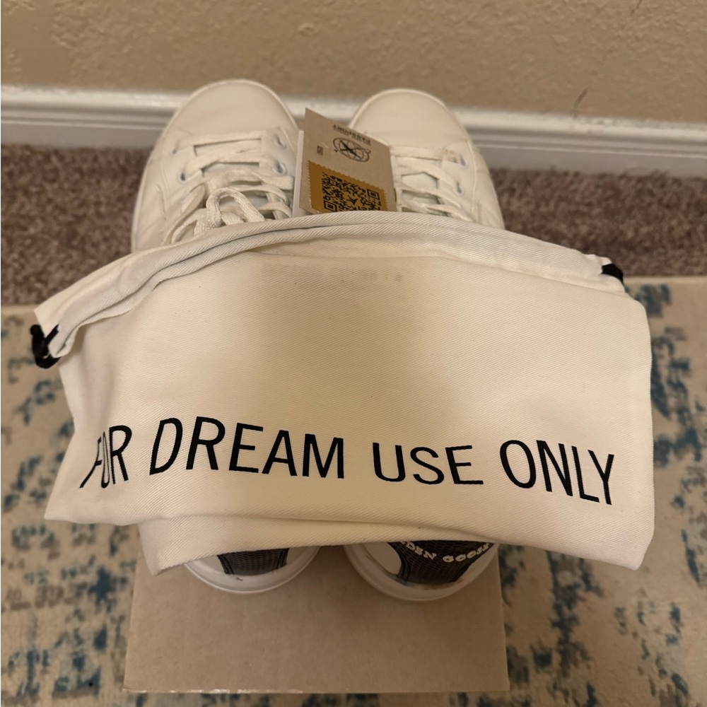 Men Golden Goose Sneakers - Picture 4 of 4